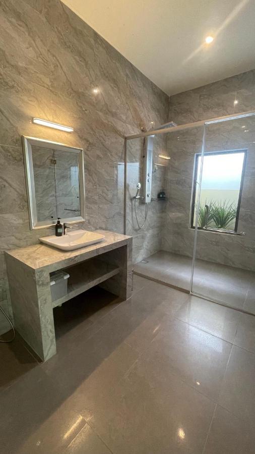 Charis Pool Villa 2 - 3 Bedroom With Private Pool เบนตง ภายนอก รูปภาพ